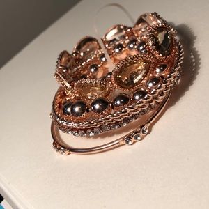 Beautiful gold bracelet set